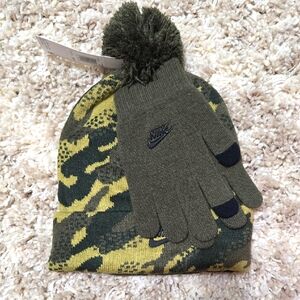 Nwt Kids Nike Green and Yellow Camo Beanie and Gloves